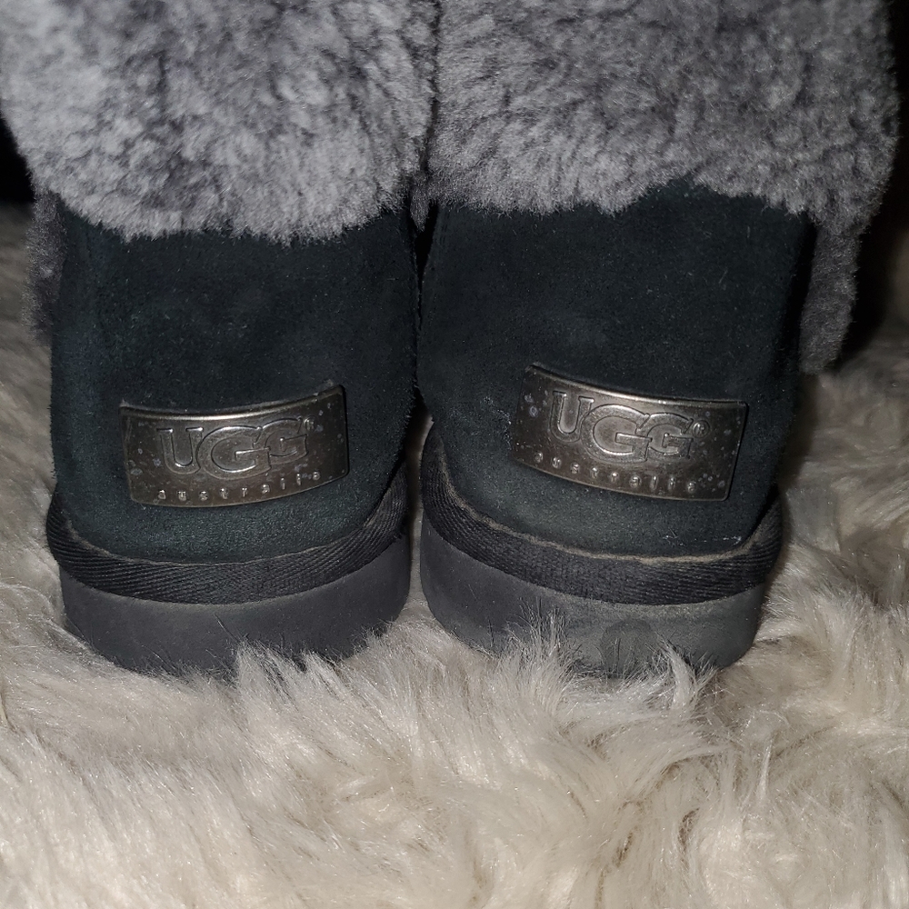 Uggs - Picture 2 of 3